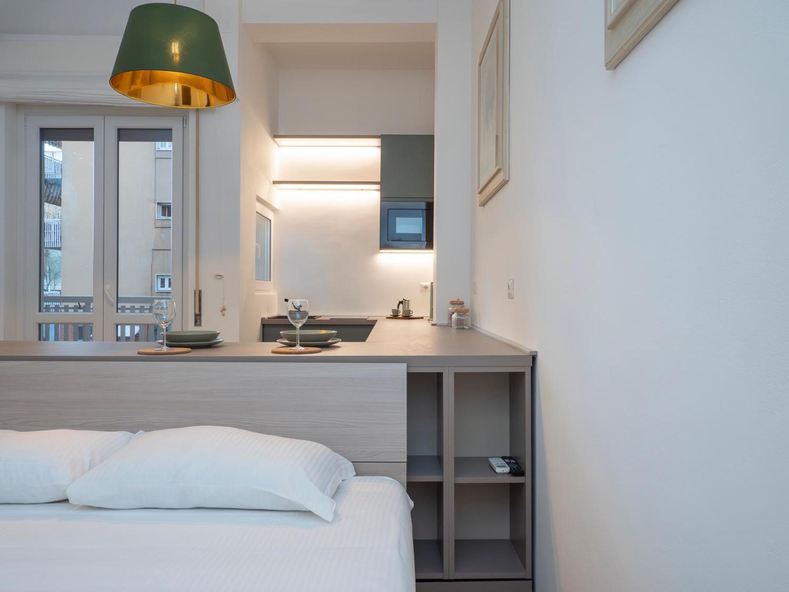 Xenia - Renovated In Navigli Area Apartment *